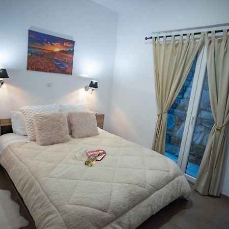 Appartamento Chez Kiki Et Ioannis Engaraí Esterno foto